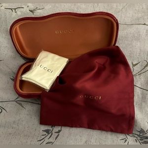 Gucci eyewear sunglasses case, satchel and cloth